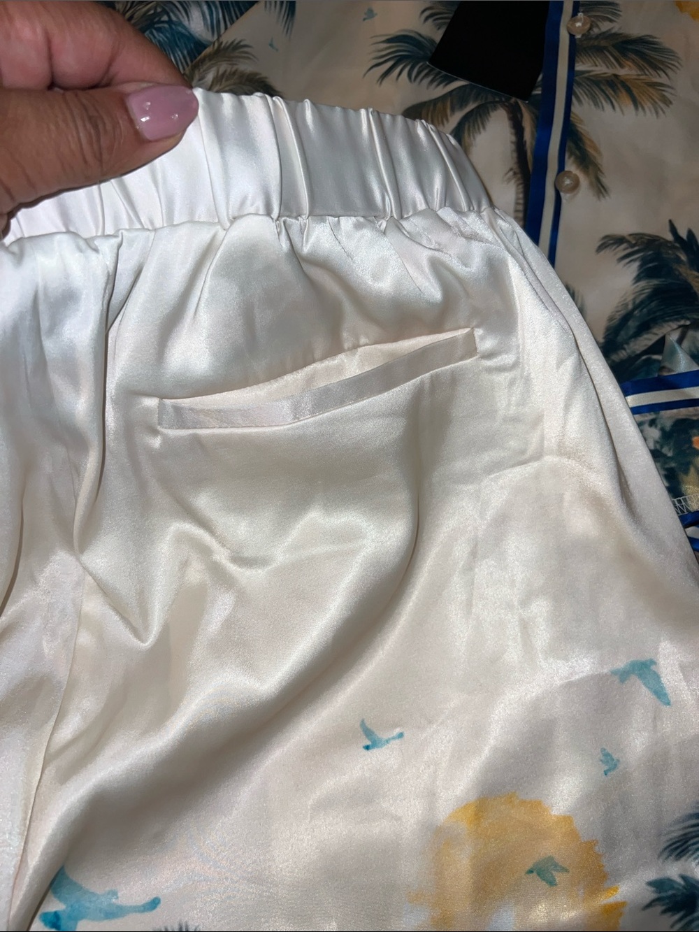 Boohoo Man Oversized Palm Print Satin Short Set - Picture 11 of 13